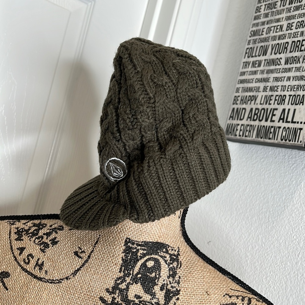 Genuine Volcom Brimmed Cap Khaki Green Size Small. Authentic.